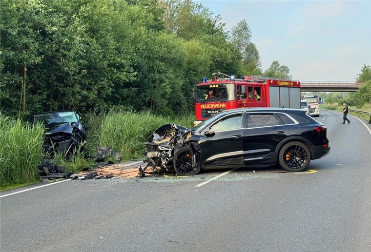 Drei Verletzte bei Unfall nahe Wesertunnel - B437 wieder freigegeben Auf der B437 hat es Dienstagmorgen heftig gekracht. Die Straße war mehrere Stunden gesperrt.