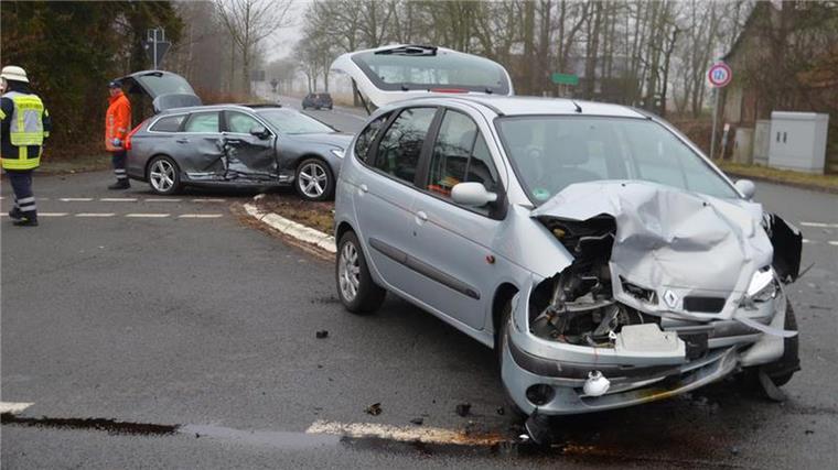 Auf der B495 bei Hemmoor hat es am Dienstagmorgen gekracht.