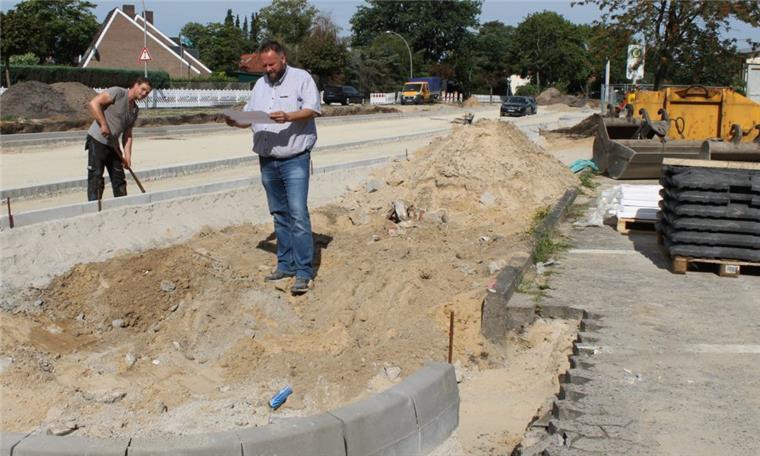 Auf der Baustelle zur Erweiterung der Bushaltestelle Scheeßeler Straße in Zeven herrscht in diesen Tagen reger Betrieb. 
