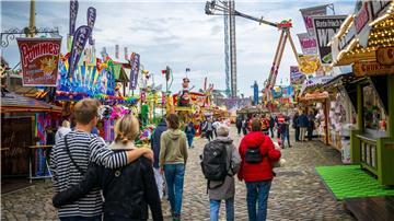 Auf der Bürgerweide findet der 988. Freimarkt statt.