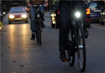 Auf der Frederikshavner Straße fuhr am Dienstagabend ein Radfahrer ohne Licht dem Gegenverkehr entgegen.
