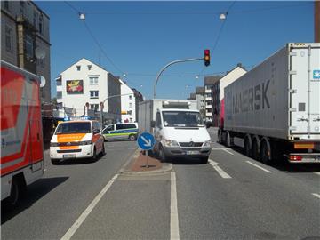 Auf der Georgstraße gab es einen Unfall mit einem Laster.