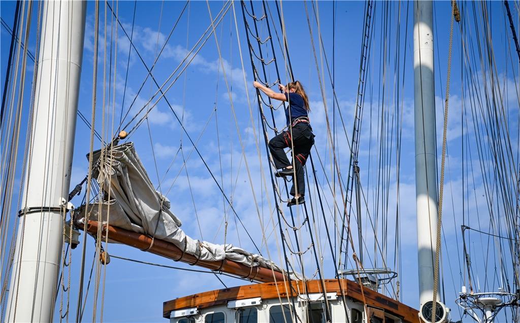 Auf der "Gulden Leeuw" steht Kletterarbeit an. Foto Scheschonka