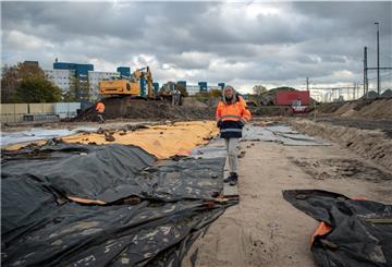 Auf der heutigen Industriebrache im Stadtteil Oslebshausen ist eine Bahnwerkstatt zum Ausbau des regionalen Bahnverkehrs für Niedersachsen/Bremen geplant.