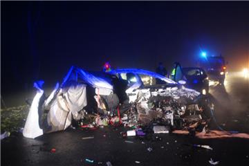 Auf der Kreisstraße zwischen Sandstedt und der A27 kam es am Mittwochmorgen zu einem schweren Unfall. 