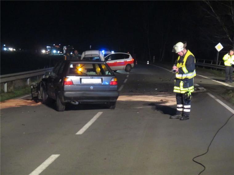 Auf der Landesstraße 142 hat es am frühen Donnerstagabend kurz vor Sittensen gekracht. Eine 61-jährige Frau wurde bei dem Verkehrsunfall schwer verletzt. 