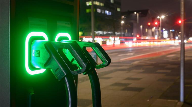 Ranking zu Ladesäulen: Emden zurück an der Spitze Auf der Suche nach einer Ladesäule sind E-Autofahrer in Emden im Vorteil.
