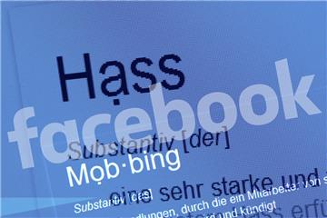 Jetzt wird es ernst: Auf der Suche nach Extremisten durchforsten jetzt Bremens Verfassungsschützer Facebook-Einträge mit einem speziellen Scanner.