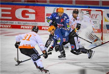 Auf die Fischtown Pinguins wartet am Donnerstag gegen die Grizzlys Wolfsburg wieder ein heißer Playoff-Kampf.
