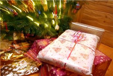 Auf die Vorfreude folgt häufig die Ernüchterung: Der beliebte Umtausch von Weihnachtsgeschenken muss in diesem Jahr bis mindestens Januar warten, wenn der Einzelhandel wieder öffnet.