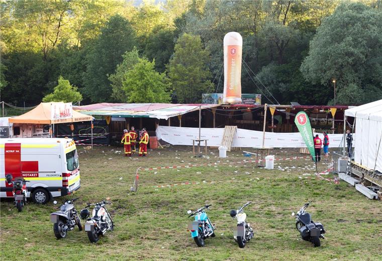 Auf diesem Gelände im österreichischen Nenzing hat in der Nacht zu Sonntag ein 27-jähriger Mann zwei Menschen erschossen und elf weitere Besucher verletzt.