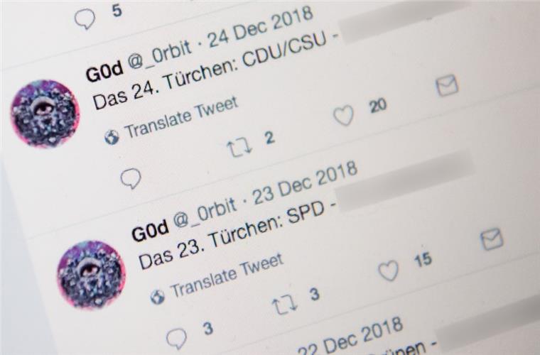 Hackerangriff: Daten von Bremer und niedersächsischen Politikern online Auf einem Computerbildschirm ist ein Profil beim sozialen Netzwerk Twitter zu sehen, bei dem auf gestohlene Daten von Politikern verlinkt wird.