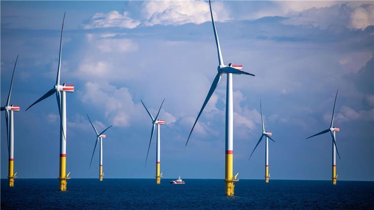 Auf einem neuen Campus soll der Einsatz von Drohnen für Offshore-Windkraftanlagen erforscht werden. (Archivfoto)