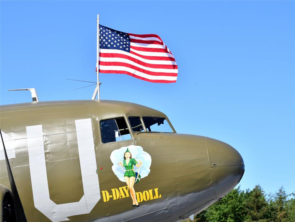Auf einem Rosinenbomber sah man die US-amerikanische Flagge. Foto: Scheschonka