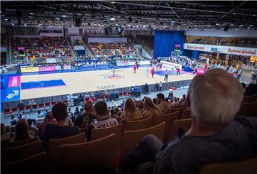 Auf Heimspiele in der Stadthalle mussten die Eisbären-Fans lange warten. In der neuen Saison könnten sie ihre Eisbären endlich wieder anfeuern.
