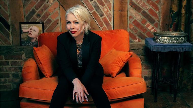 Neonlicht und Kunstnebel: Kim Wilde lässt die 80er aufleben Auf ihrem neuen Studioalbum „Closer“ kehrt Wilde musikalisch in das Jahrzehnt ihrer größten Erfolge zurück.