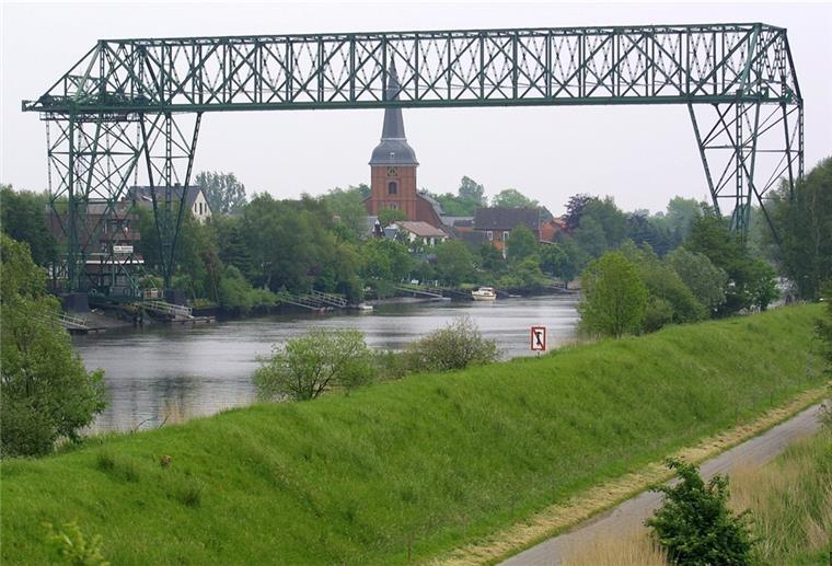 Auf ihrem Weg in die Elbe passiert die Oste auch den östlichen Teil des Landkreises Cuxhaven. Die links und rechts gelegenen Schutzdeiche des Flusses sind ein Schwerpunkt im dritten Teil des Generalplans Küstenschutz.