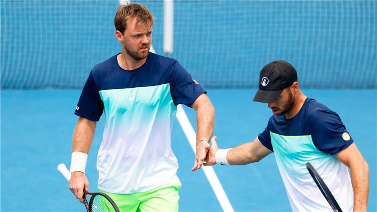 Doppel gewinnt: Davis-Cup-Team schlägt Israel Auf Kevin Krawietz (l) und Tim Pütz war im Davis Cup wieder Verlass.