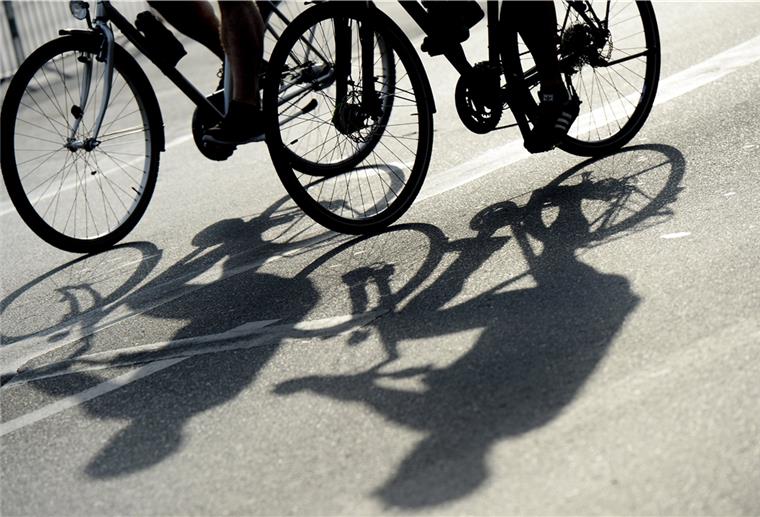 Auf militärischem Flughafen-Asphalt in Nordholz können sich am 6. September ambitionierte Fahrradfahrer mit Ex-Profis messen.