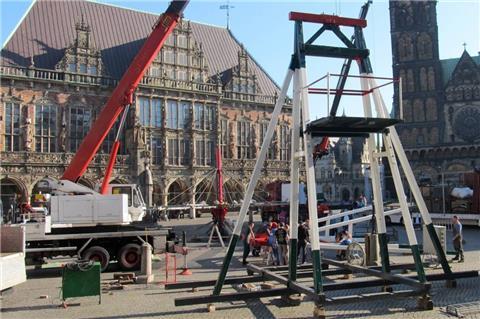 Aufbauarbeiten auch auf dem Marktplatz,
