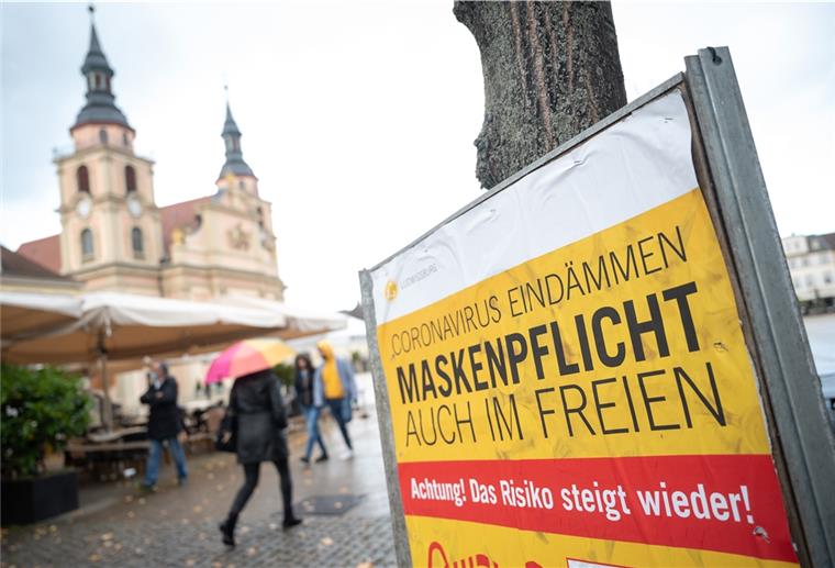 Aufgrund der steigenden Neuinfektionen mit dem Coronavirus beraten Bund und Länder über erneute Verschärfungen der Maßnahmen zur Eindämmung der Pandemie.