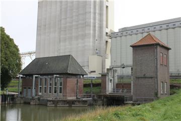 Aufgrund des maroden Zustands des Braker Siels musste im Jahr 2010 bereits ein Sicherheitstor eingebaut werden.