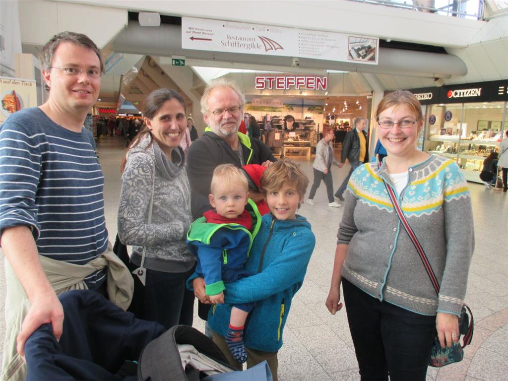 Aus Bremen zum Einkauf in die Bremerhavener City (von links): Christoph Neelsen,...