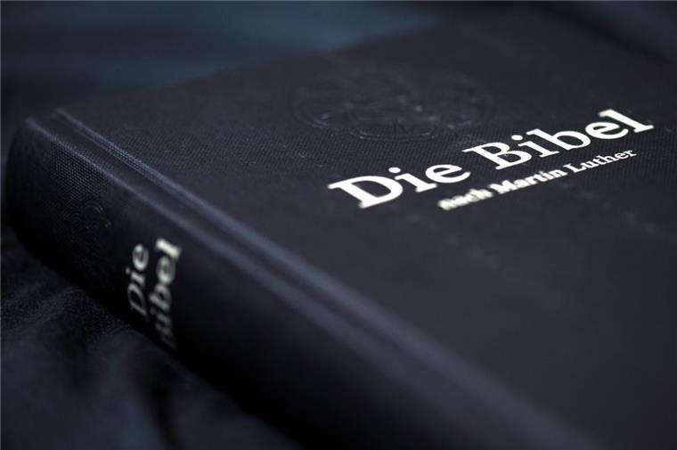 Aus der Bibel nach Martin Luther wurde am Wochenende beim Bibel-Marathon in Bramel gelesen.