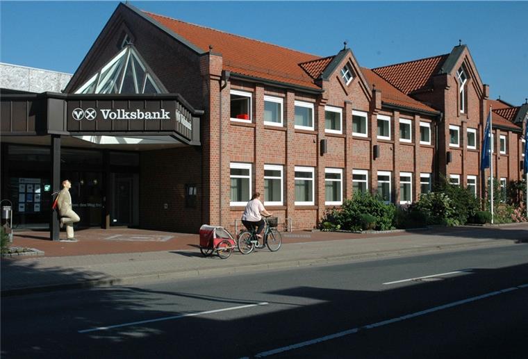 Aus der ehemaligen Volksbank sollte ein Rathaus werden. Die Pläne finden jetzt Platz in der Schublade. Der Samtgemeinderat hat entschieden, das Gebäude an eine Gruppe von Ärzten zu veräußern.