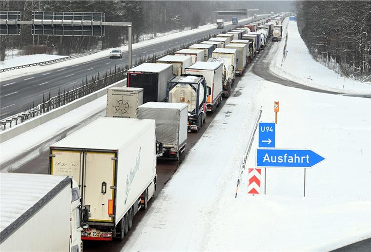 Ausfahrt - das möchte der BUND für zwölf Fernstraßen-Neubauprojekte ausrufen