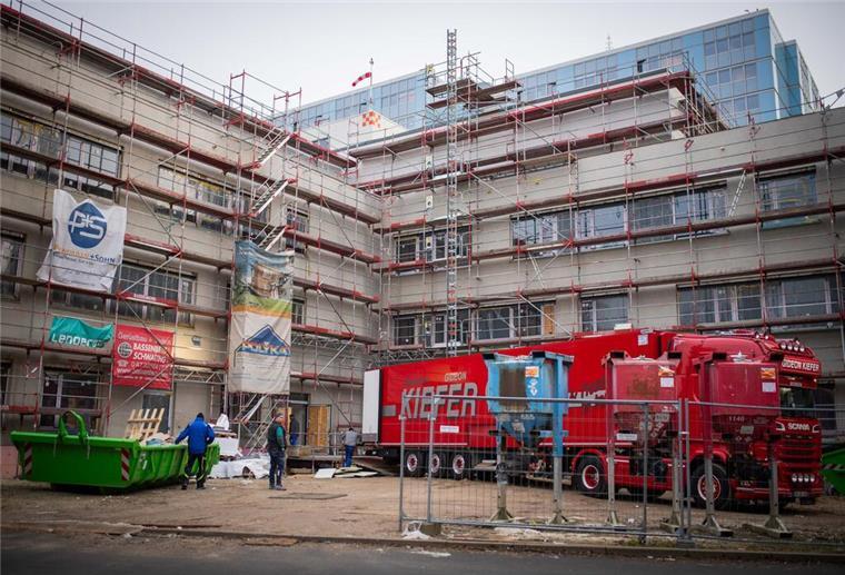 So sieht die neue Kinderklinik des Klinikums Reinkenheide bisher aus Außenansicht des neuen Anbaus mit Kinderklinik im Erdgeschoss sowie Stationen der Kardiologie im ersten und zweiten Obergeschoss.