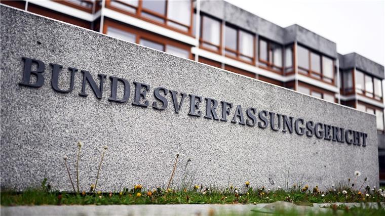 Verfassungsrichterin: Urteil für Angehörige schmerzhaft Außenaufnahme des Bundesverfassungsgerichts.