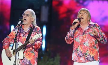 Außer Sehnsuchts- und Liebesliedern wollen die Amigos auch sozialkritische Themen aufgreifen. Seit 50 Jahren machen Karl-Heinz (links) und Bernd Ulrich Musik.