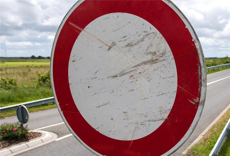 Durch Heinschenwalde kommt man bald nicht mehr Autofahrer müssen demnächst Heinschenwalde umfahren.