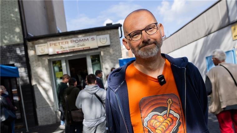 Autor Gregor Lauenburger ist sicher: Peter Hildebrand - genannt Peter Pomm - hat als erster die Currywurst serviert.