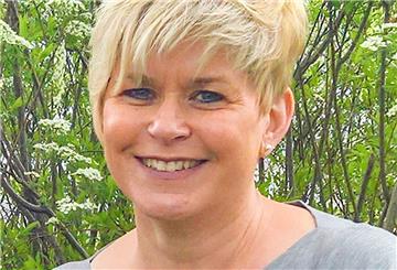 Autorin Doris Oetting lebt in Minden und hat einen Roman geschrieben, der in Cuxhaven spielt.