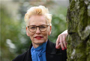 Bärbel Schäfer hat wegen eines Schicksalsschlags in ihrem Leben ein besonderes Verhältnis zu Staus nach Unfällen.