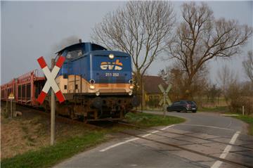 Bahnlärm bringt die Bürger in Wurster Nordseeküste, hier in Mulsum, um den Schlaf und strapaziert ihre Nerven.