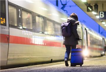 Bahnreisende brauchen im Januar wieder starke Nerven.