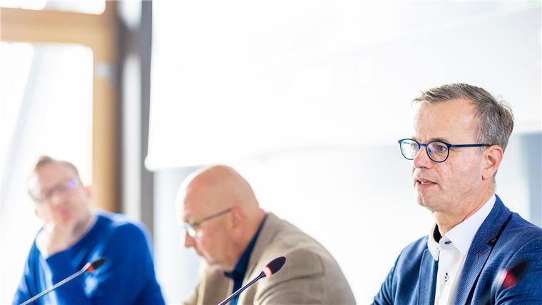 Bajus (r) teilt die skeptische Einschätzung seiner Partei im Bundestag. (Archivbild)