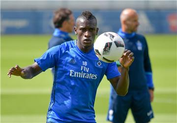 Bakery Jatta hofft beim HSV auf den Durchbruch als Fußball-Profi. Foto Heimken/dpa