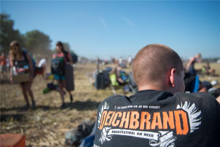 Deichbrand, Hurricane und Co - Das sind die besten Festivals Bald brennt in Cuxhaven wieder der Deich. Das Festival an der Nordsee ist bei den Besuchern sehr beliebt. Aber es gibt auch noch zahlreiche andere Events für Festival-Fans.