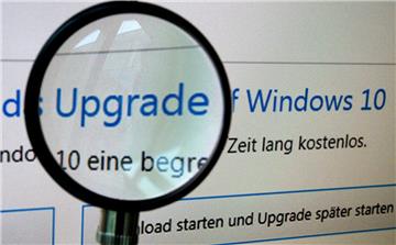 Bald endet die Phase des kostenlosen Umstiegs auf Windows 10. Viele fragen sich, ob sie den mehr oder weniger sanften Aufforderungen von Microsoft nachkommen sollen.