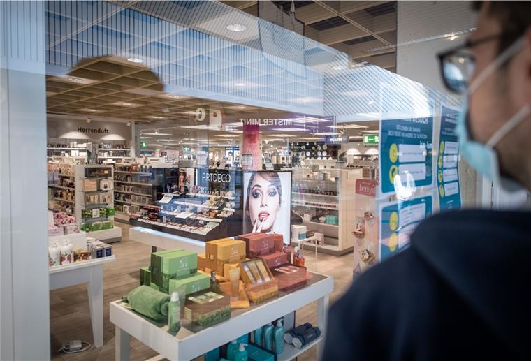 Bald werden die Schaufenster der Karstadt-Filiale leer sein.
