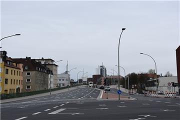 Bald wird die Kennedybrücke in Bremerhaven wieder frei befahrbar sein. Einen Radfahrstreifen gibt es nicht.
