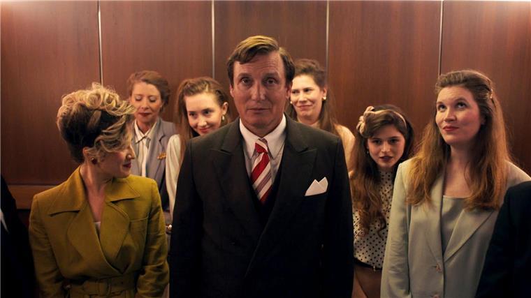 Bankmanager Alfred Herrhausen (Oliver Masucci) ist ein Mann mit Charisma. 