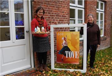 Barbara Müller, Vorsitzende der Georg-von-der-Vring-Gesellschaft, und Museumsleiterin Dr. Christina Keitsch (von links) freuen sich schon auf die Einstimmung zum „TOVE“-Kulturprojekt.