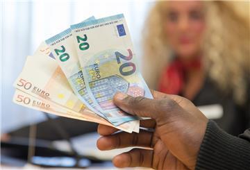 Bargeld am Schalter wird es auf mittlere Sicht bei den meisten Finanzinstituten nicht mehr geben.