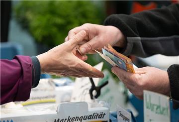 Bargeldservice im Supermarkt wird zur Kostenfalle