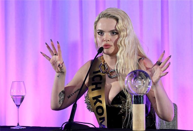 Basel, ich komme: Sängerin Erika Vikman will in Basel mit ihrem Lied „Ich komme“ ins Finale kommen.